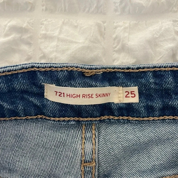 Levi’s high rise skinny denim - Picture 5 of 12